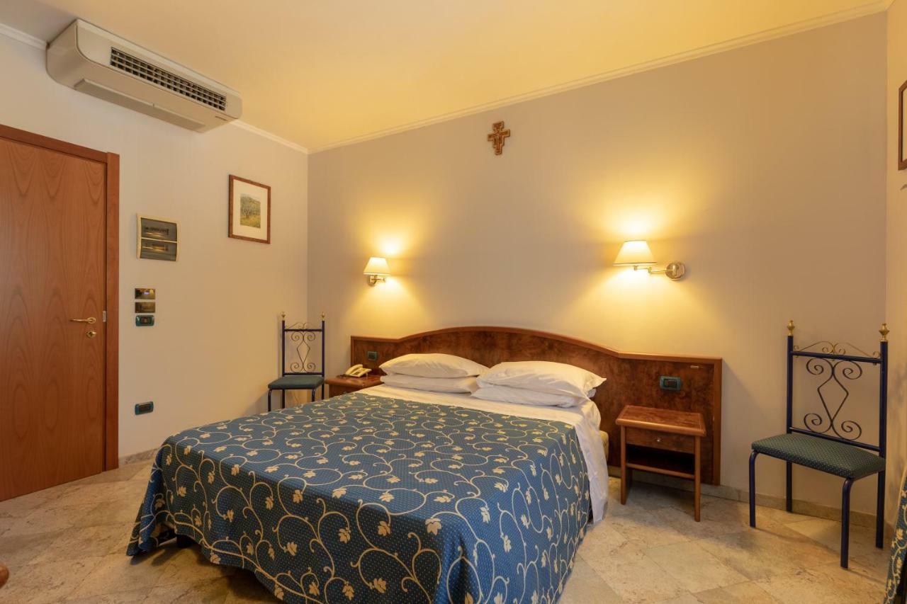Hotel Villa Elda Assisi Exterior photo